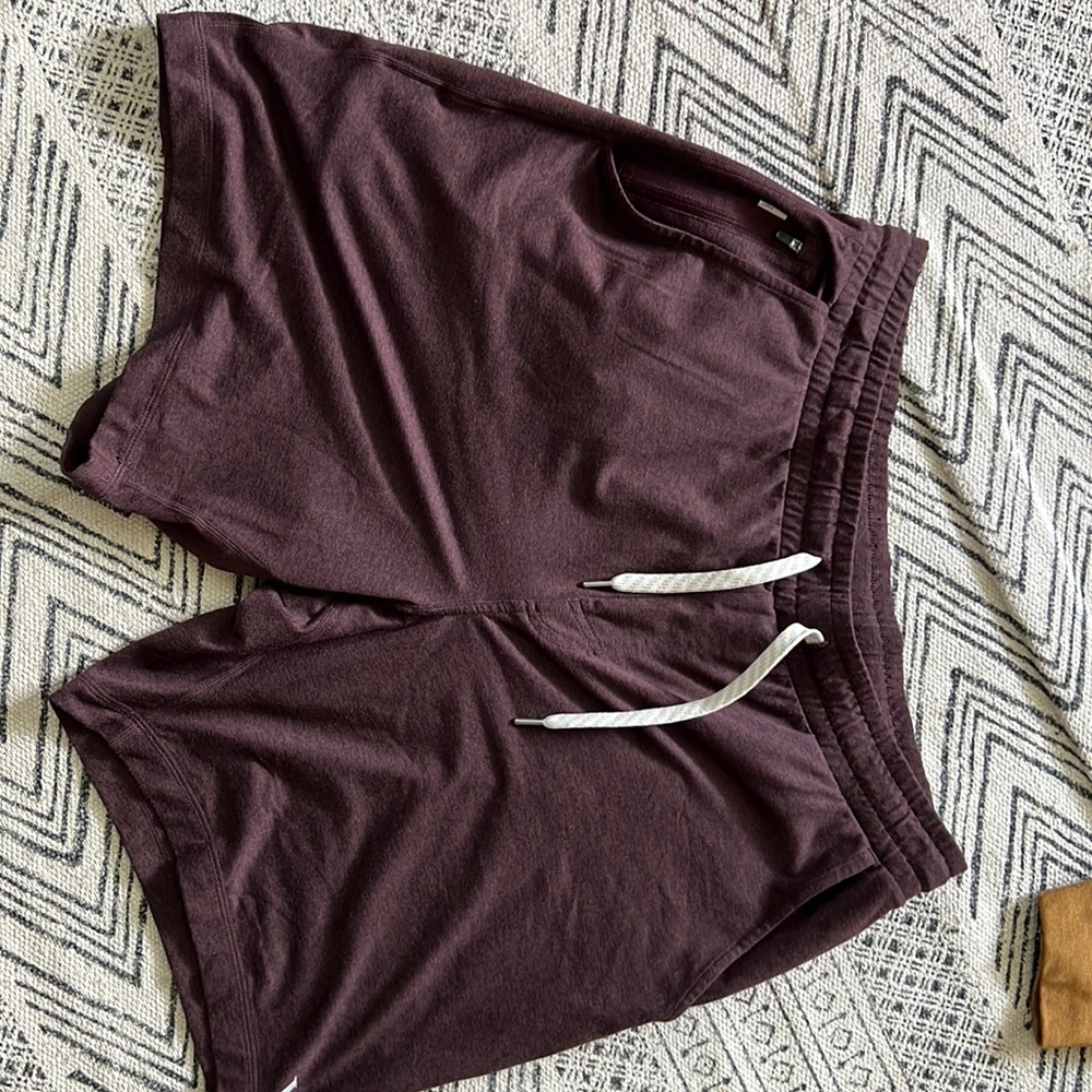 Vuori Men’s Ponto Shorts Large Chestnut Heather